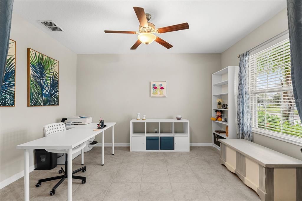Activo con contrato: $494,900 (6 camas, 3 baños, 3130 Pies cuadrados)