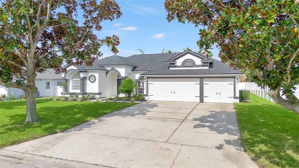 Active With Contract: $624,900 (4 beds, 3 baths, 2373 Square Feet)