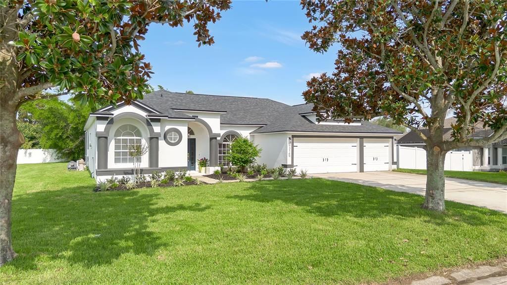 Active With Contract: $624,900 (4 beds, 3 baths, 2373 Square Feet)