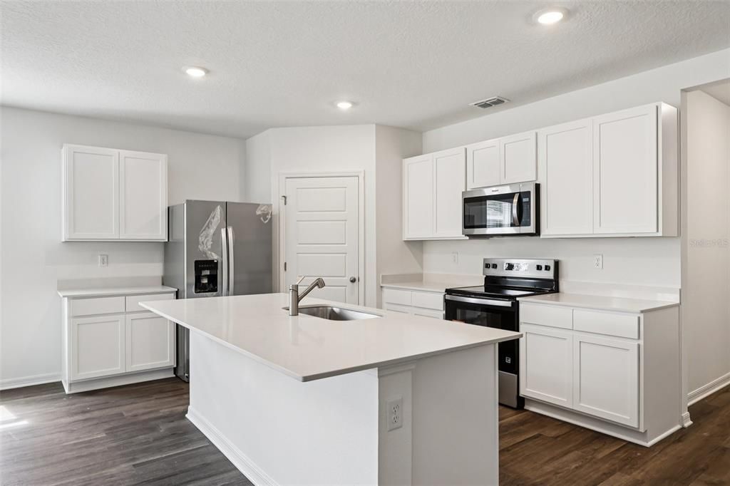 For Sale: $413,990 (4 beds, 3 baths, 20077 Square Feet)