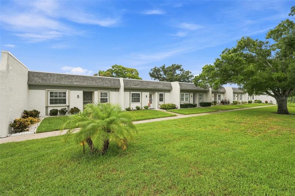 For Sale: $165,000 (2 beds, 2 baths, 865 Square Feet)