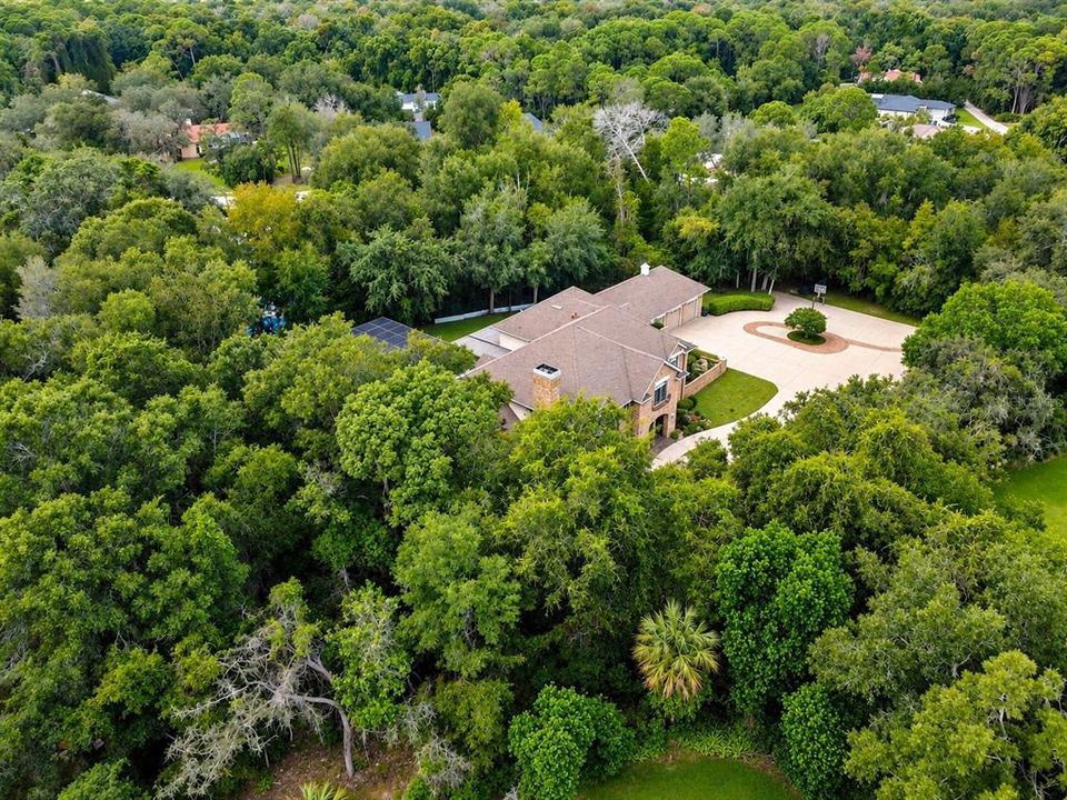 For Sale: $949,000 (5 beds, 5 baths, 5911 Square Feet)