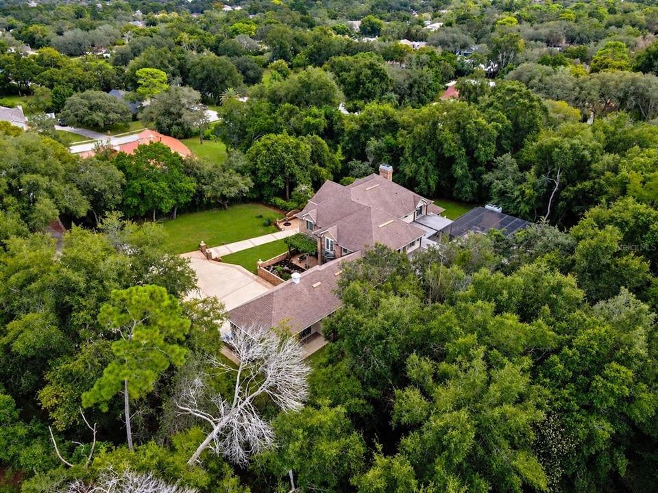 For Sale: $949,000 (5 beds, 5 baths, 5911 Square Feet)