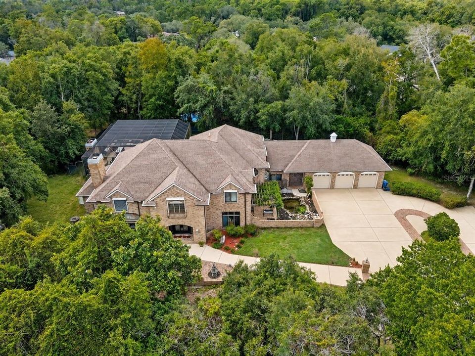 For Sale: $949,000 (5 beds, 5 baths, 5911 Square Feet)