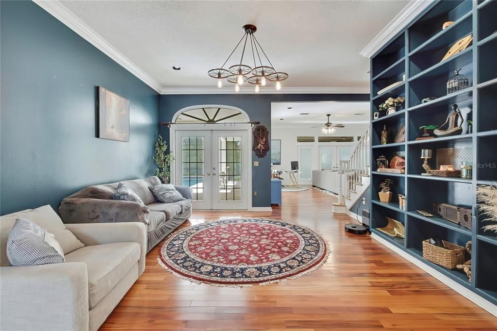 For Sale: $949,000 (5 beds, 5 baths, 5911 Square Feet)