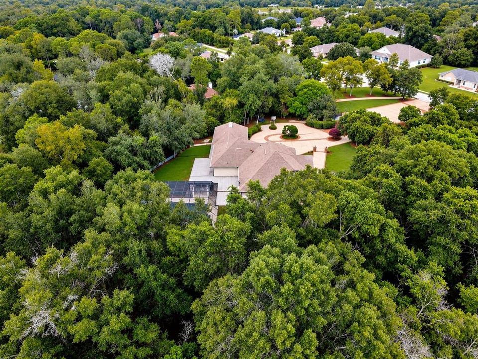 For Sale: $949,000 (5 beds, 5 baths, 5911 Square Feet)