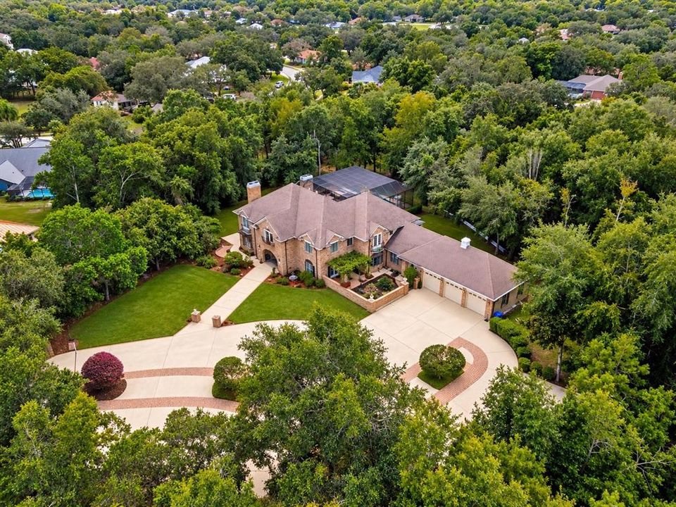For Sale: $949,000 (5 beds, 5 baths, 5911 Square Feet)