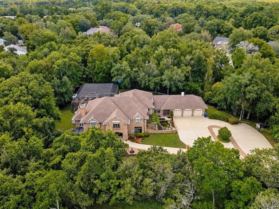 For Sale: $949,000 (5 beds, 5 baths, 5911 Square Feet)