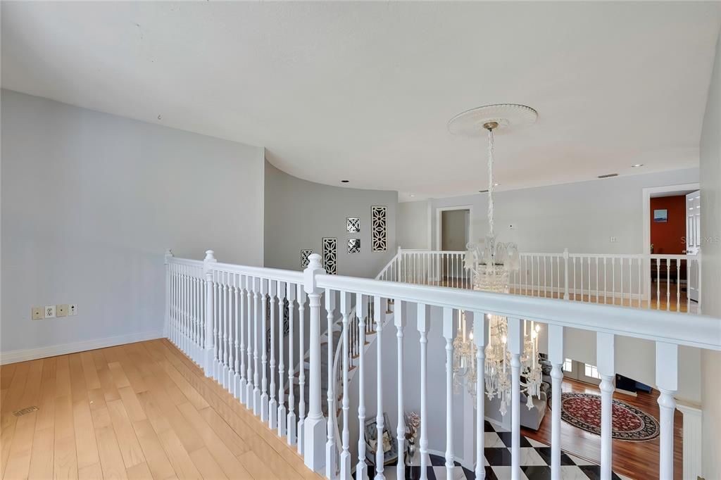 For Sale: $949,000 (5 beds, 5 baths, 5911 Square Feet)