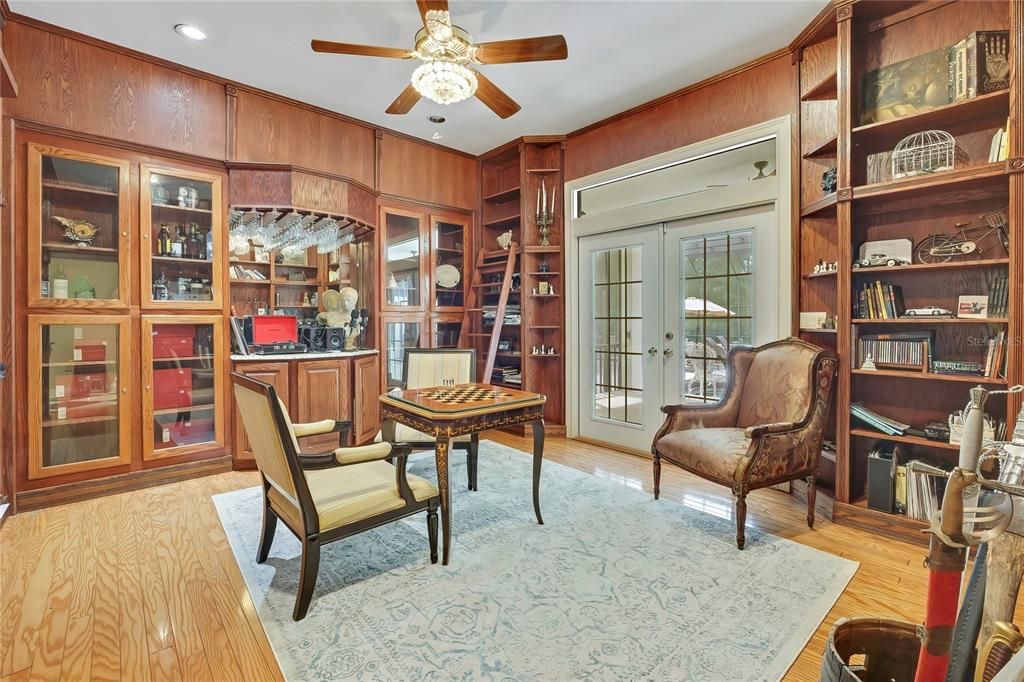 For Sale: $949,000 (5 beds, 5 baths, 5911 Square Feet)