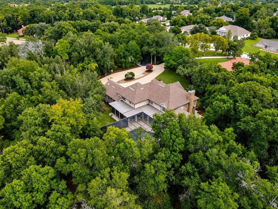 For Sale: $949,000 (5 beds, 5 baths, 5911 Square Feet)