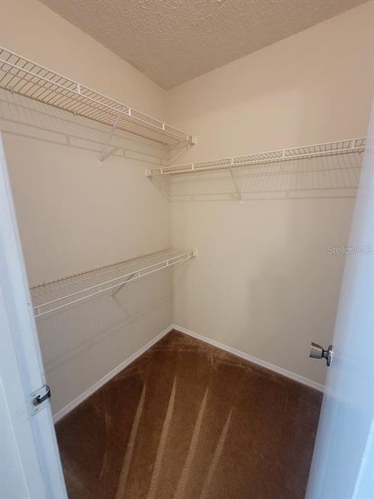For Sale: $150,000 (2 beds, 2 baths, 990 Square Feet)