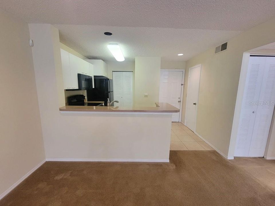 For Sale: $150,000 (2 beds, 2 baths, 990 Square Feet)