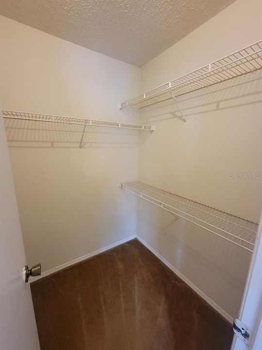 For Sale: $150,000 (2 beds, 2 baths, 990 Square Feet)
