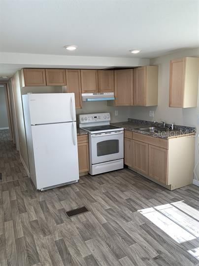 For Rent: $925 (2 beds, 1 baths, 550 Square Feet)