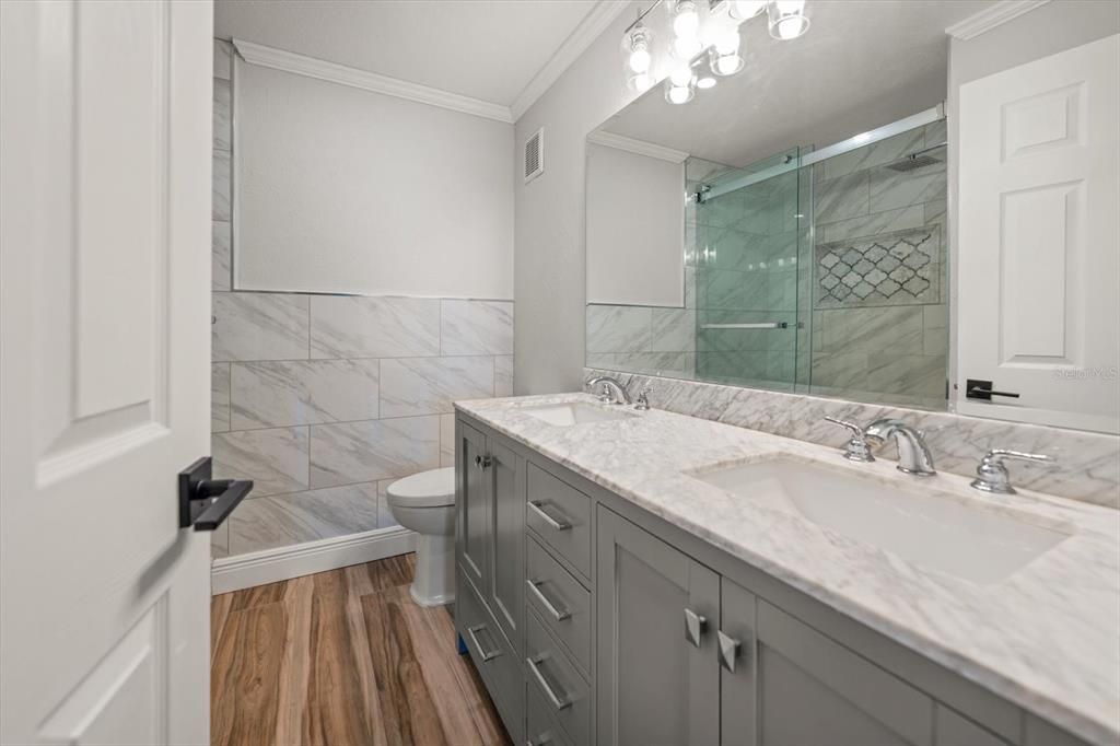 For Sale: $225,000 (1 beds, 1 baths, 800 Square Feet)