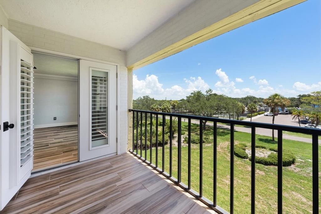 For Sale: $225,000 (1 beds, 1 baths, 800 Square Feet)