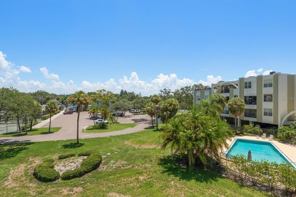 For Sale: $225,000 (1 beds, 1 baths, 800 Square Feet)