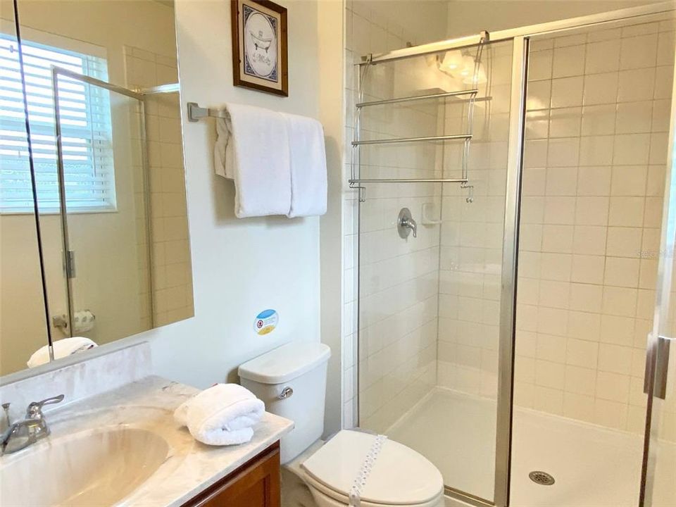 En Venta: $399,900 (4 camas, 3 baños, 1782 Pies cuadrados)