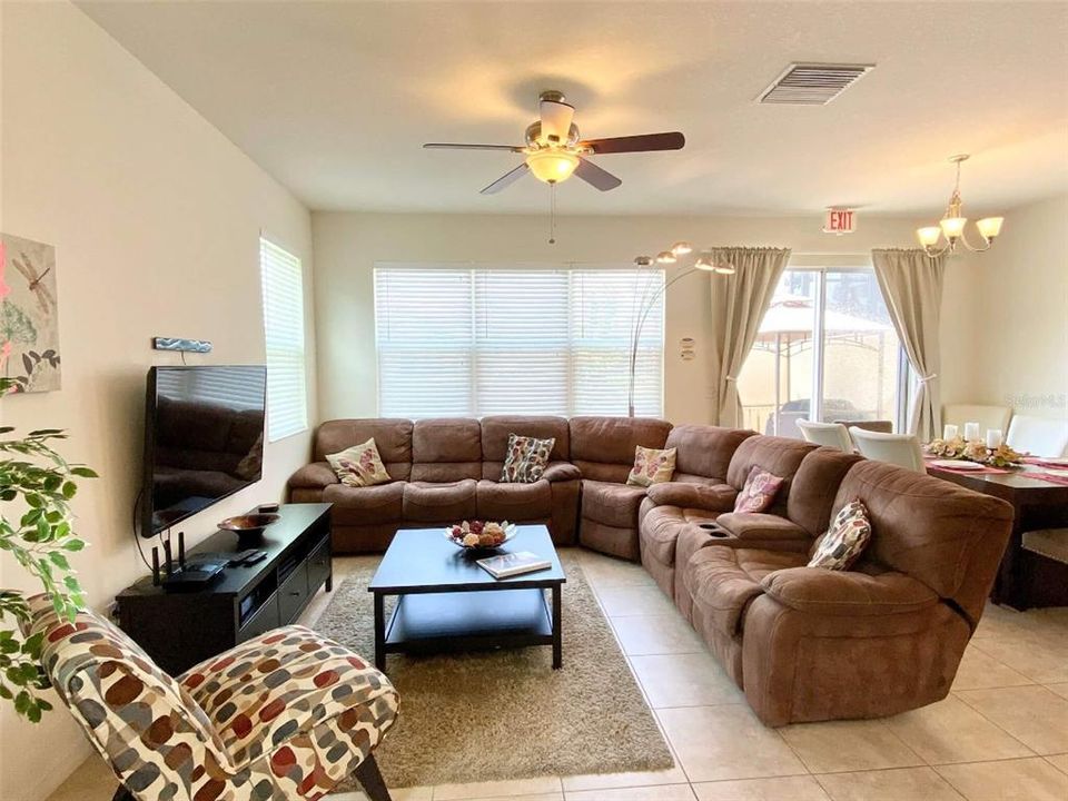 En Venta: $399,900 (4 camas, 3 baños, 1782 Pies cuadrados)