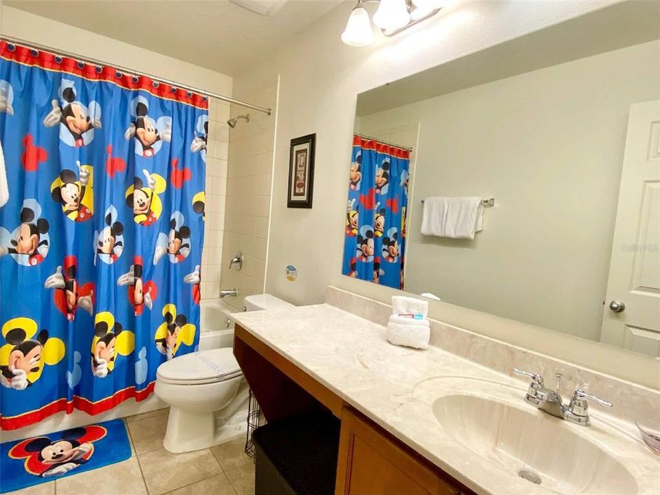 En Venta: $399,900 (4 camas, 3 baños, 1782 Pies cuadrados)