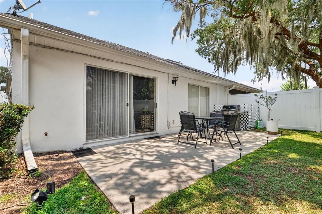 For Sale: $273,000 (2 beds, 2 baths, 1176 Square Feet)
