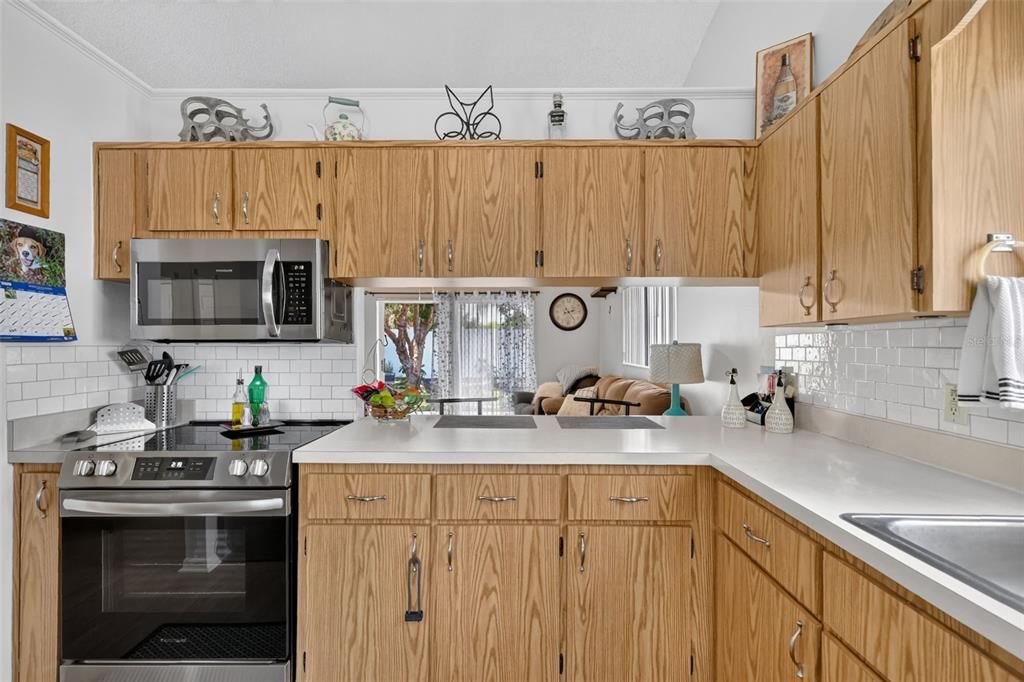 For Sale: $273,000 (2 beds, 2 baths, 1176 Square Feet)