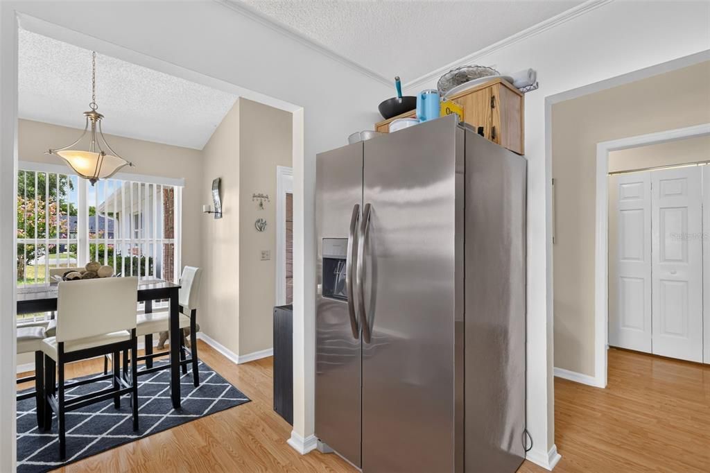 For Sale: $273,000 (2 beds, 2 baths, 1176 Square Feet)