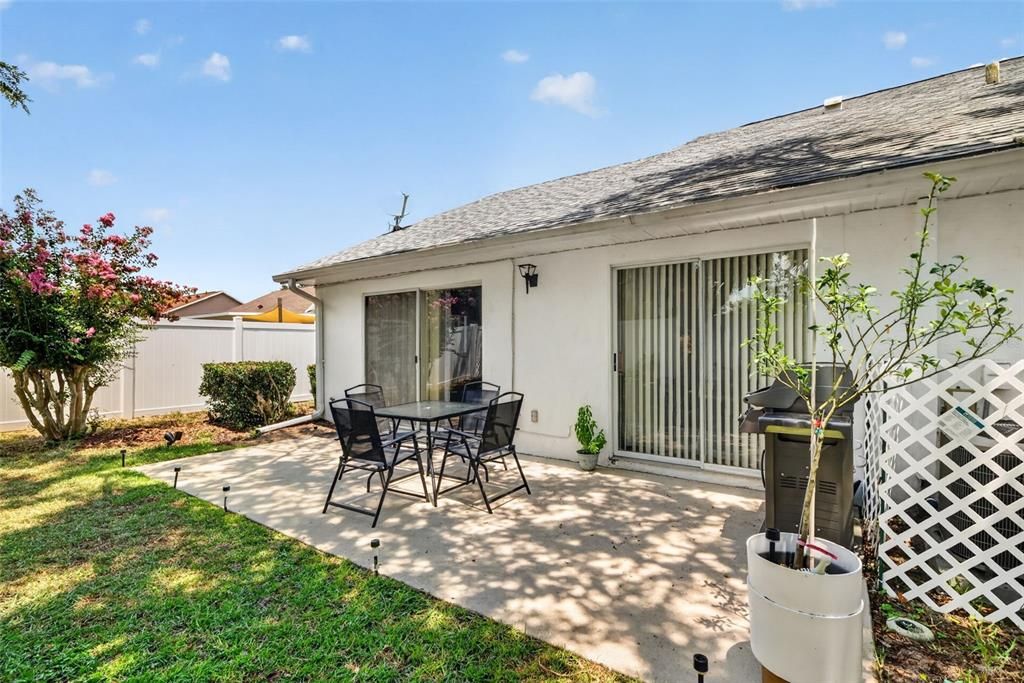 For Sale: $273,000 (2 beds, 2 baths, 1176 Square Feet)