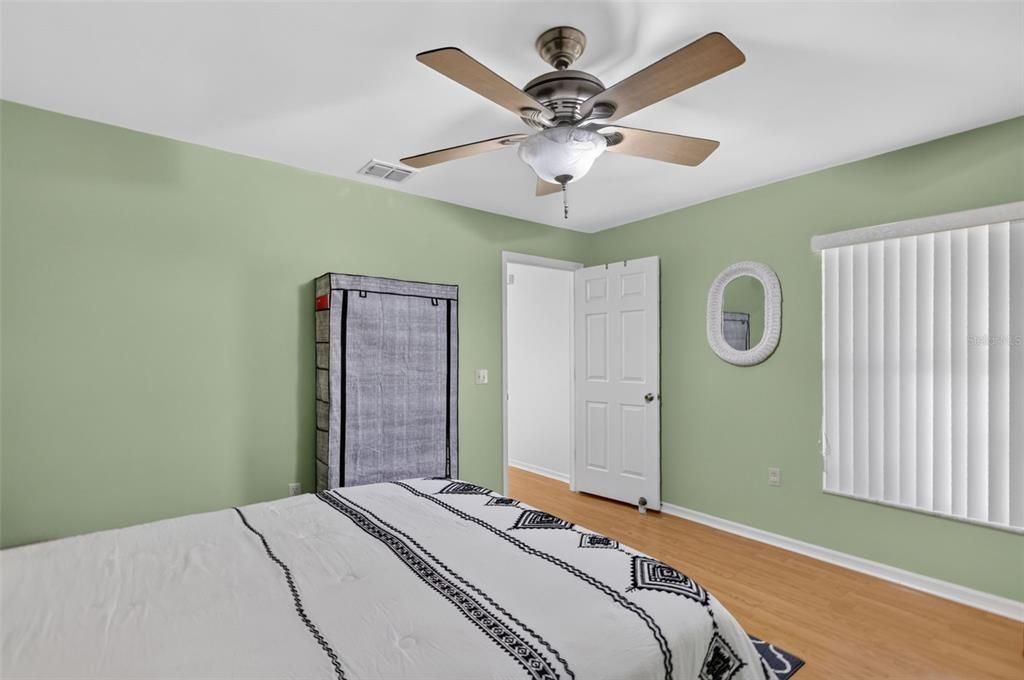 For Sale: $273,000 (2 beds, 2 baths, 1176 Square Feet)