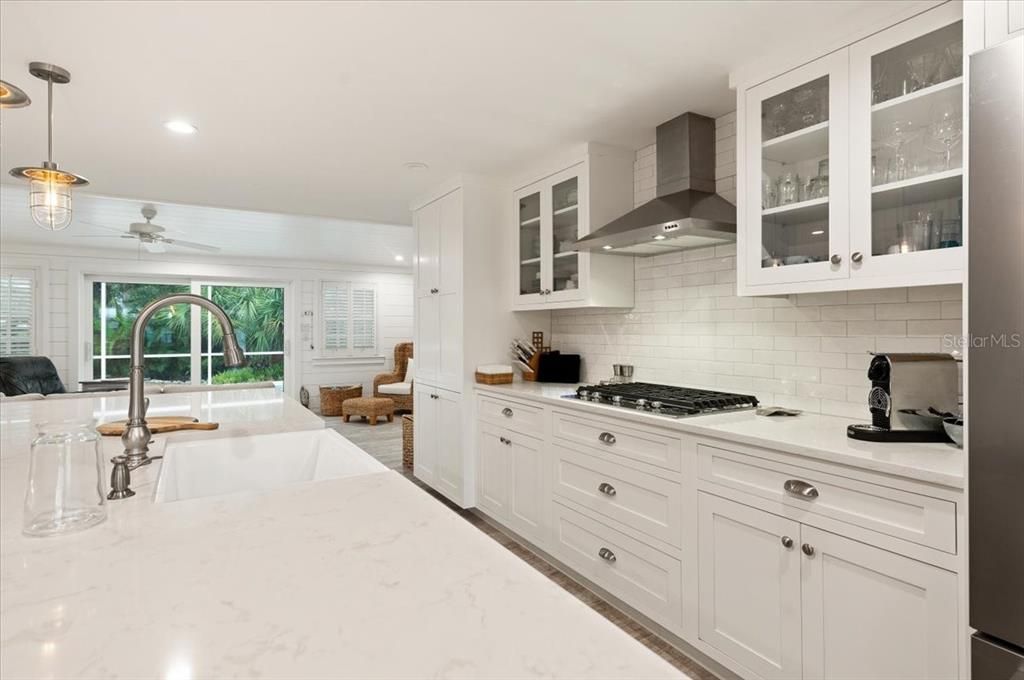 For Sale: $1,295,000 (3 beds, 2 baths, 2216 Square Feet)