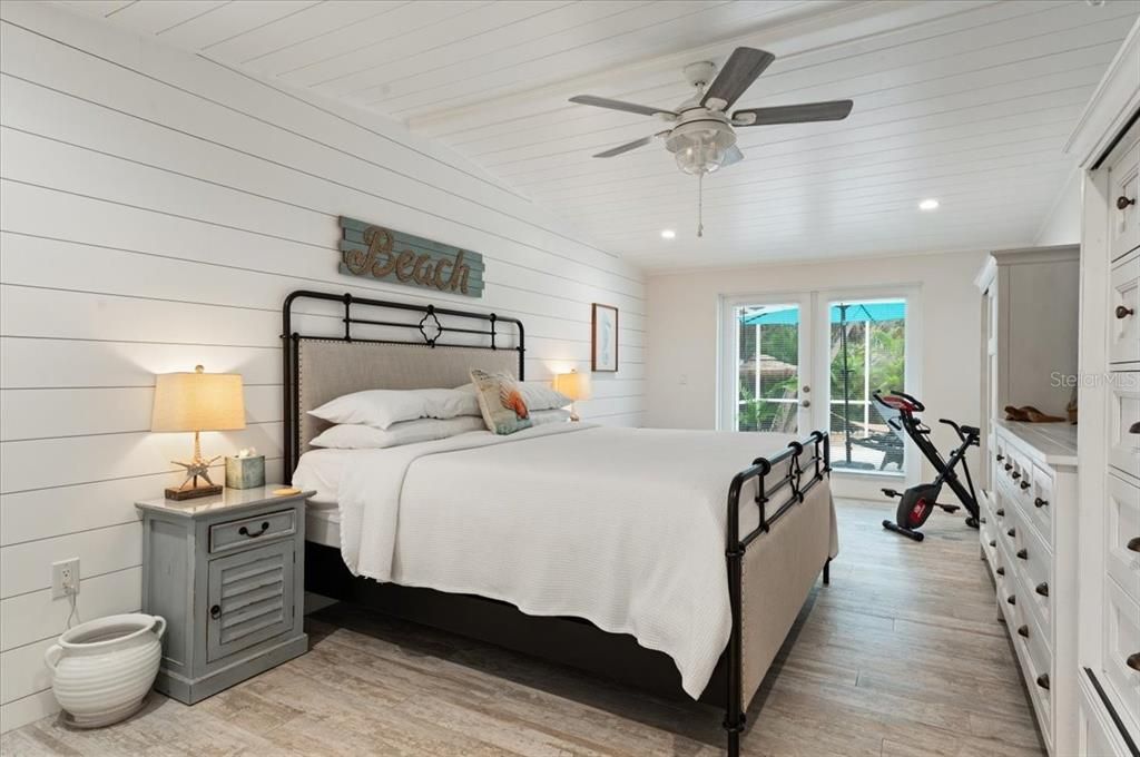 For Sale: $1,295,000 (3 beds, 2 baths, 2216 Square Feet)