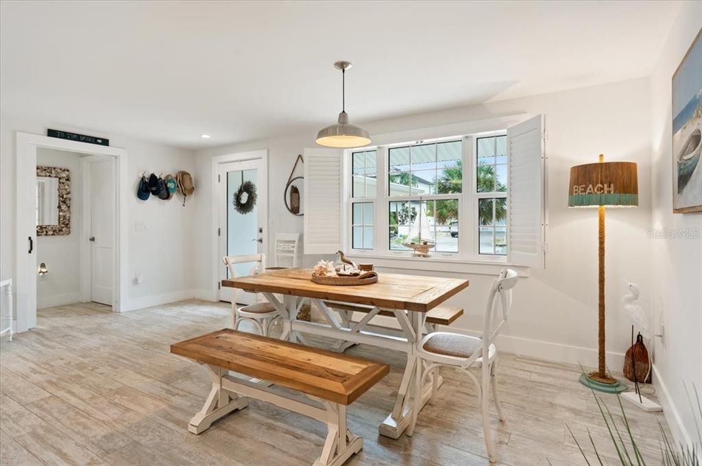 For Sale: $1,295,000 (3 beds, 2 baths, 2216 Square Feet)