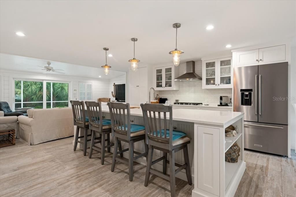 For Sale: $1,295,000 (3 beds, 2 baths, 2216 Square Feet)