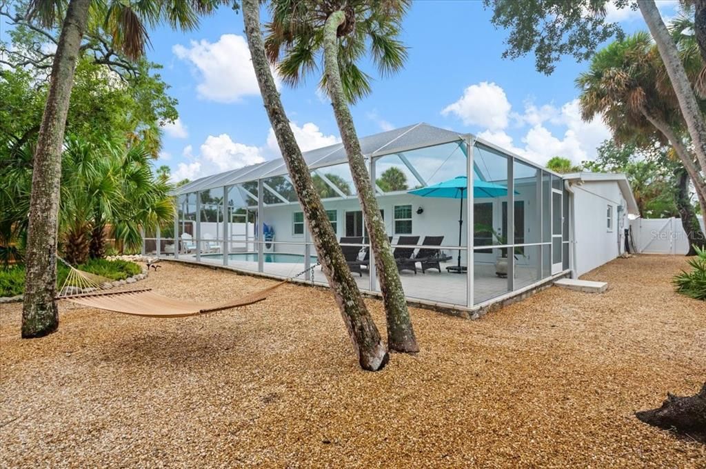 For Sale: $1,295,000 (3 beds, 2 baths, 2216 Square Feet)