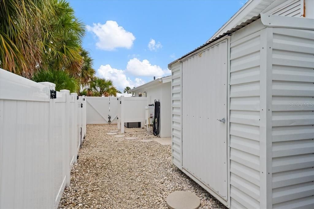 For Sale: $1,295,000 (3 beds, 2 baths, 2216 Square Feet)