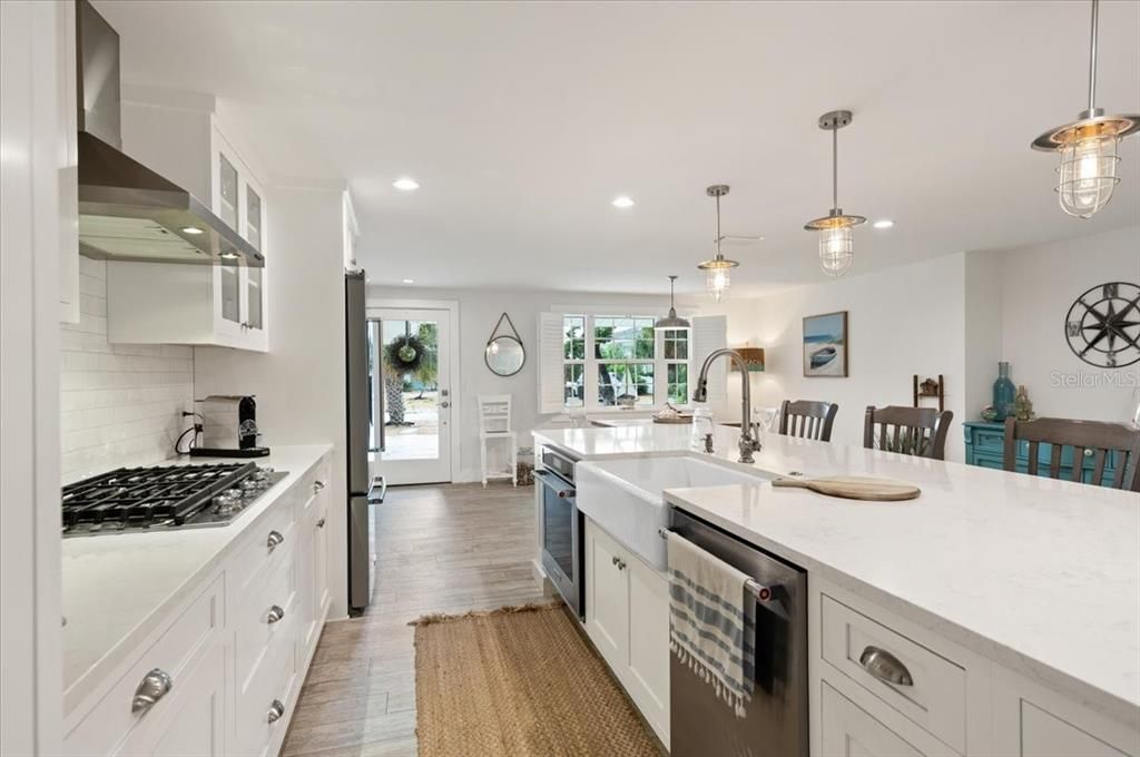 For Sale: $1,295,000 (3 beds, 2 baths, 2216 Square Feet)