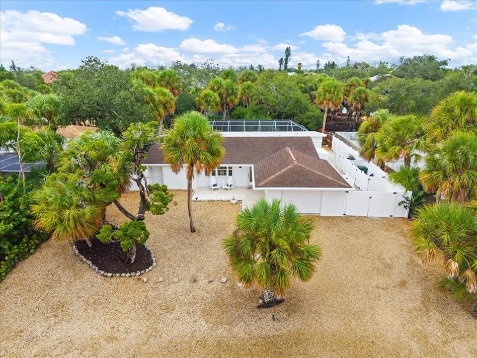 For Sale: $1,295,000 (3 beds, 2 baths, 2216 Square Feet)