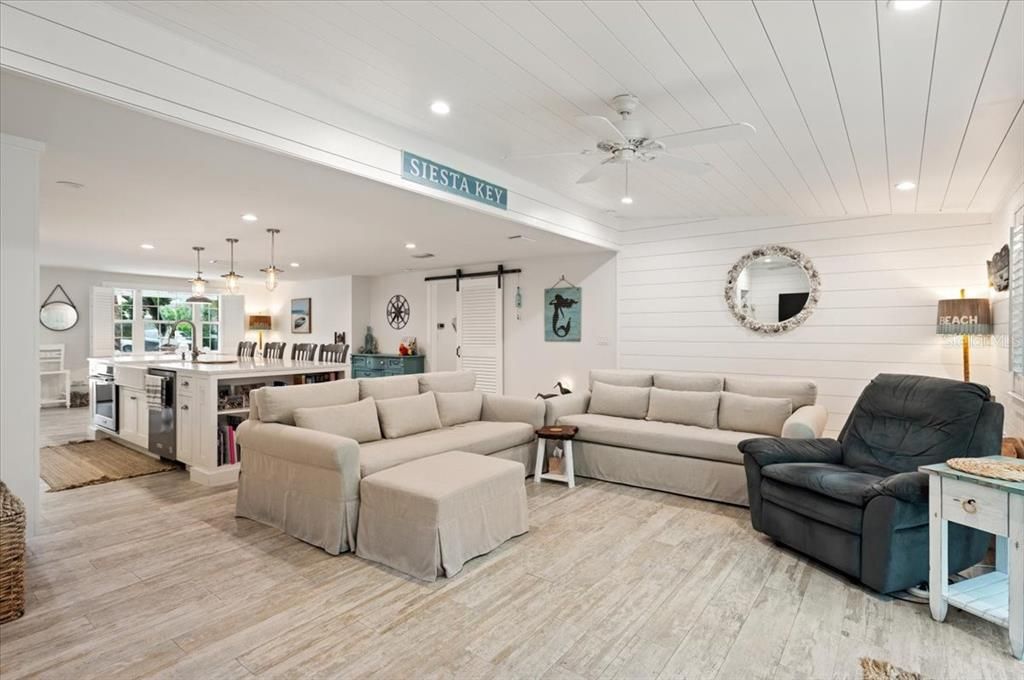 For Sale: $1,295,000 (3 beds, 2 baths, 2216 Square Feet)