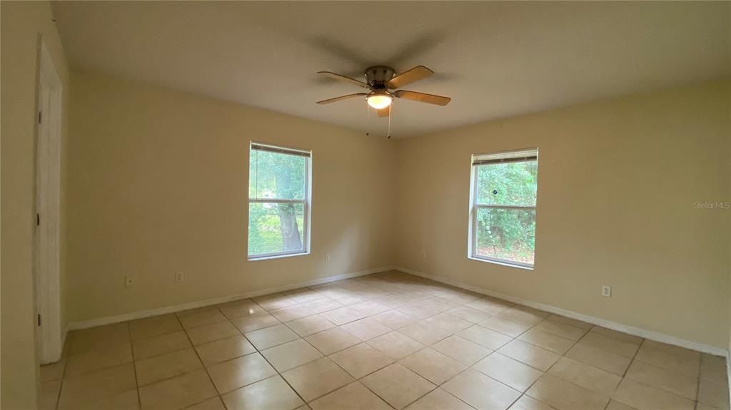 For Rent: $1,700 (3 beds, 2 baths, 1398 Square Feet)