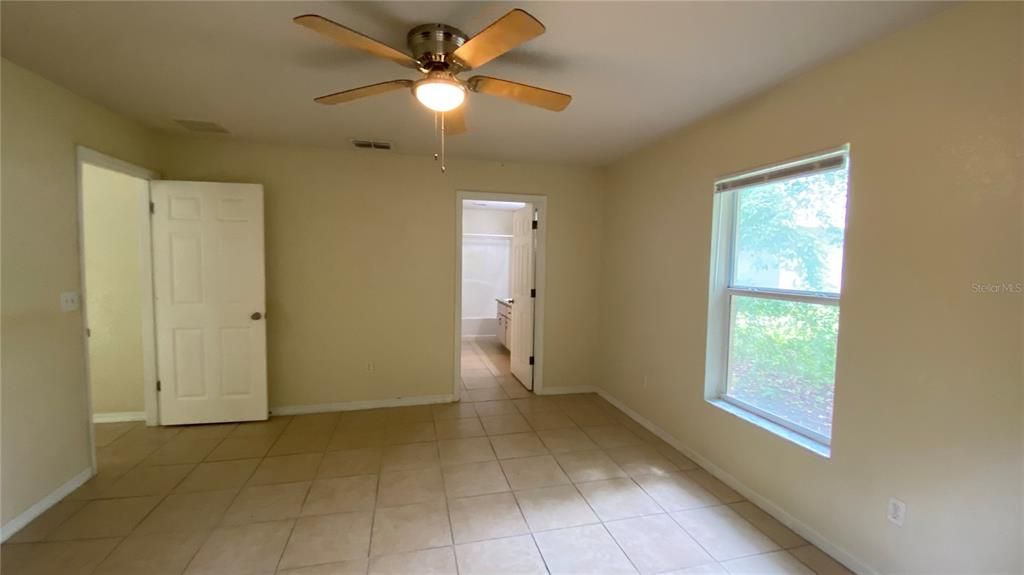 For Rent: $1,700 (3 beds, 2 baths, 1398 Square Feet)
