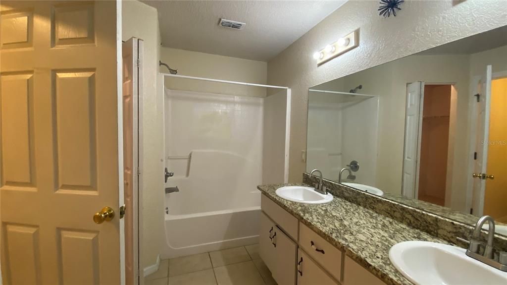 For Rent: $1,700 (3 beds, 2 baths, 1398 Square Feet)