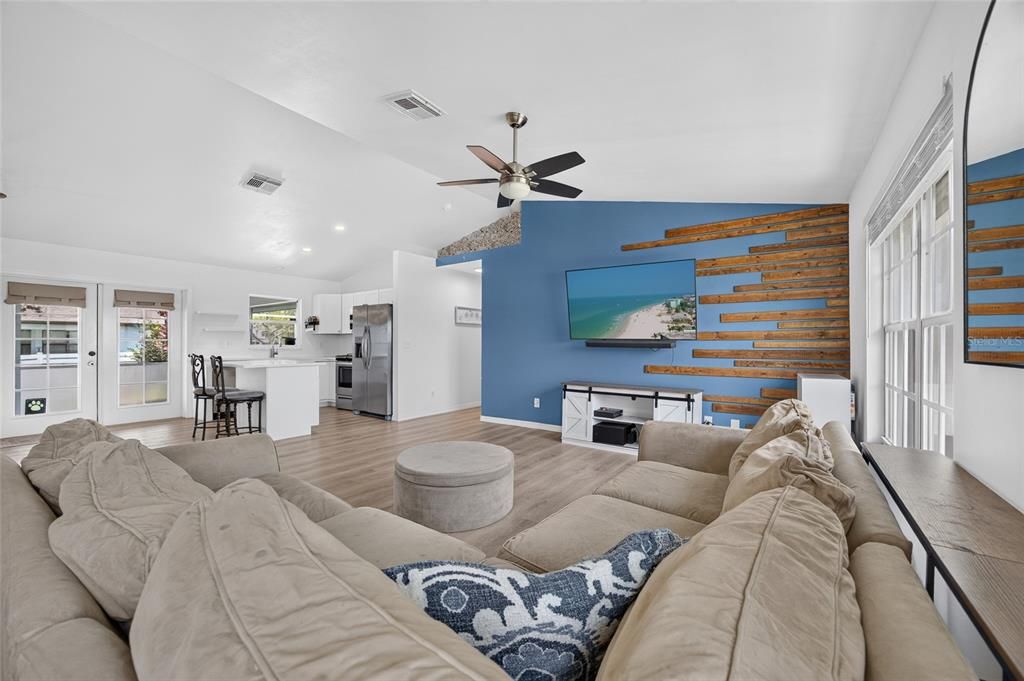 For Sale: $375,000 (3 beds, 2 baths, 1288 Square Feet)