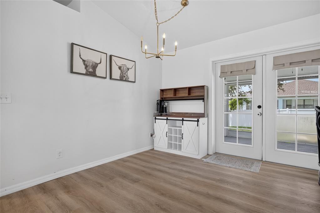 For Sale: $375,000 (3 beds, 2 baths, 1288 Square Feet)