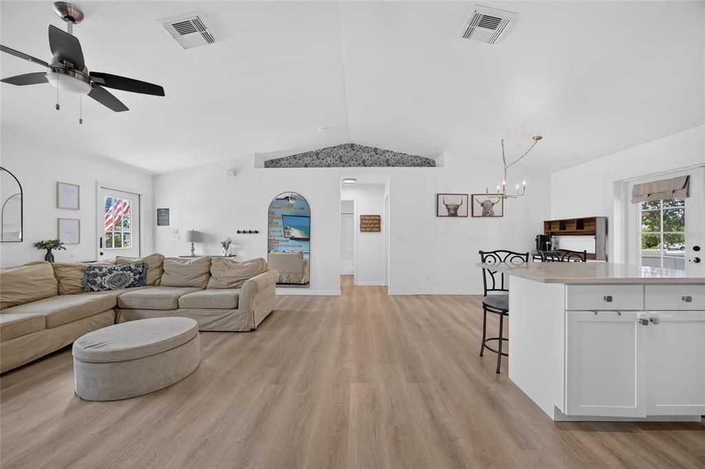 For Sale: $375,000 (3 beds, 2 baths, 1288 Square Feet)