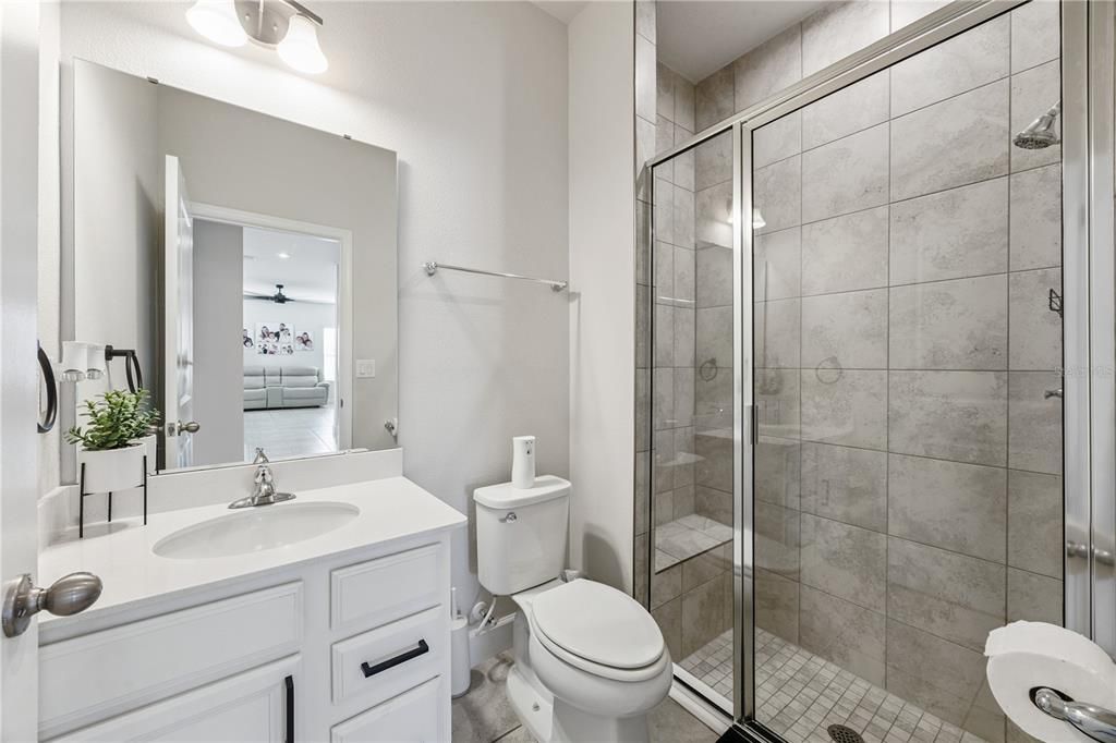 En Venta: $519,990 (4 camas, 3 baños, 2667 Pies cuadrados)