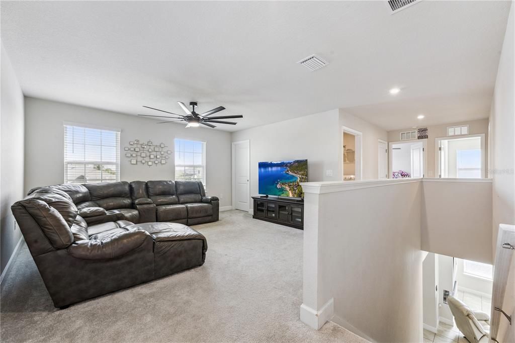 En Venta: $519,990 (4 camas, 3 baños, 2667 Pies cuadrados)
