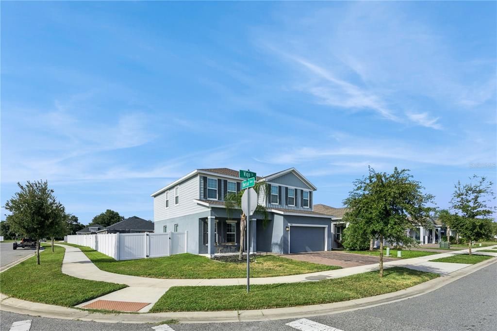 En Venta: $519,990 (4 camas, 3 baños, 2667 Pies cuadrados)