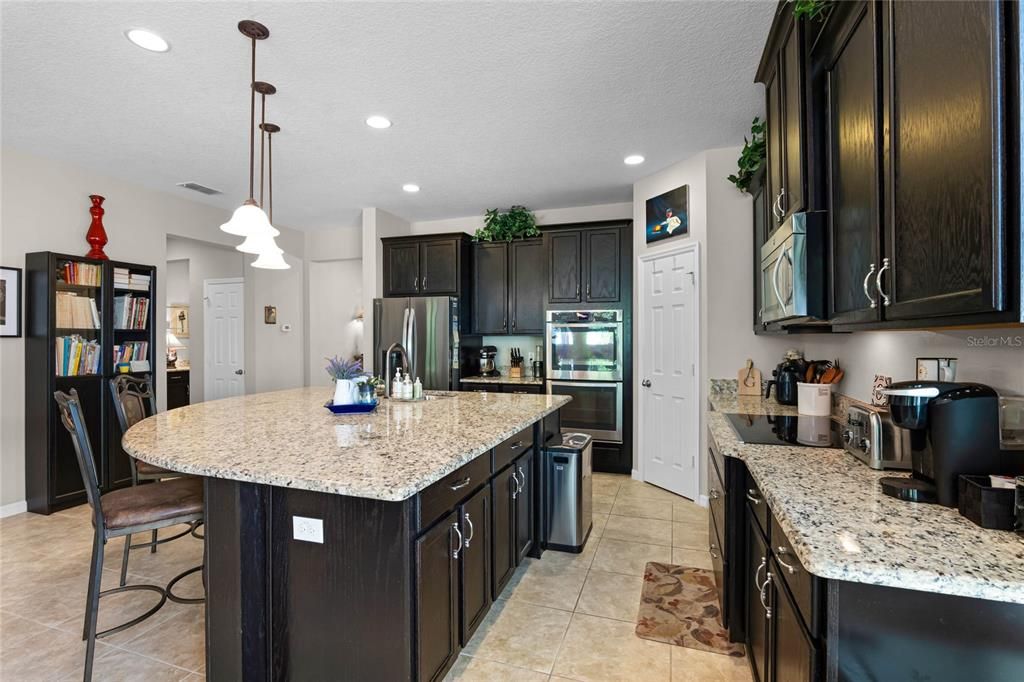 For Rent: $3,400 (3 beds, 3 baths, 2203 Square Feet)