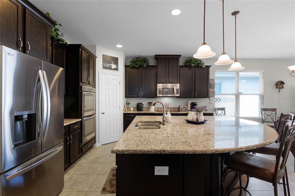 For Rent: $3,400 (3 beds, 3 baths, 2203 Square Feet)